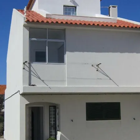 Surf House * Peniche